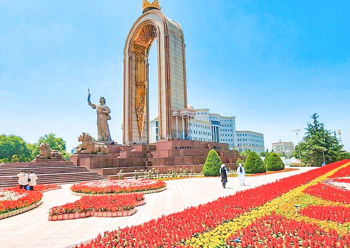 伊斯梅爾·索莫尼雕像 伊斯梅爾·索莫尼雕像